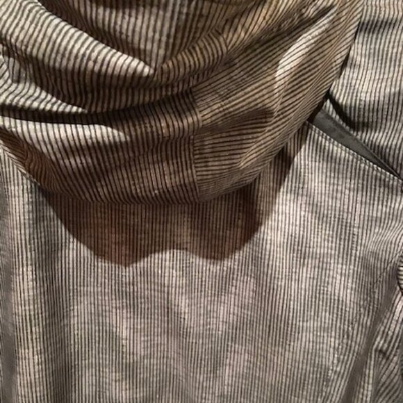 Columbia Gray Striped Women's Sz L Rain Jacket - Picture 7 of 9